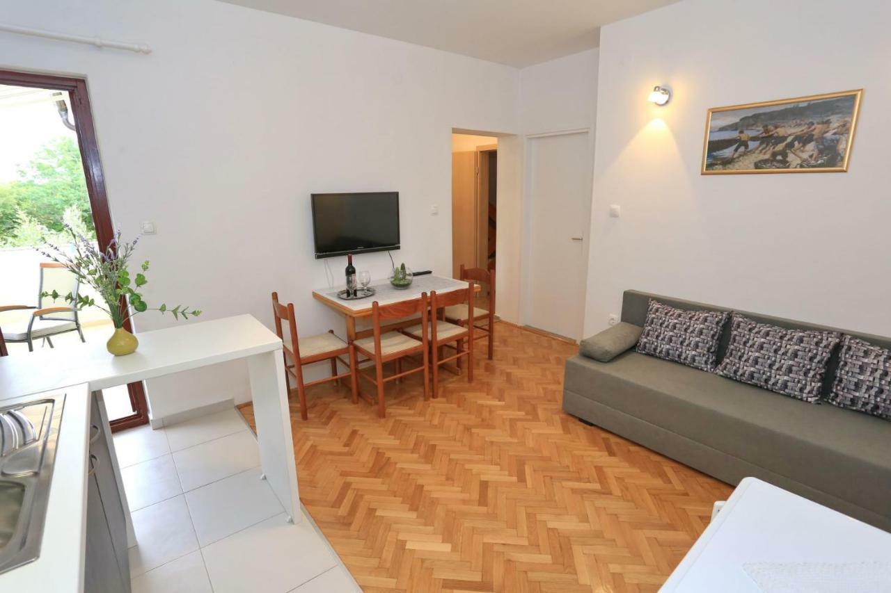 Romansa Apartment