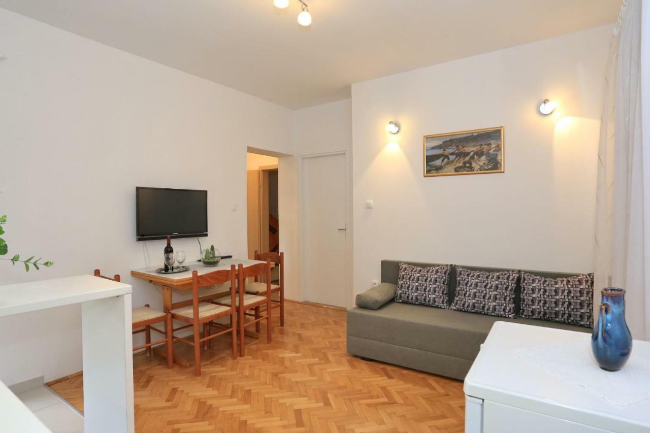 Romansa Apartment